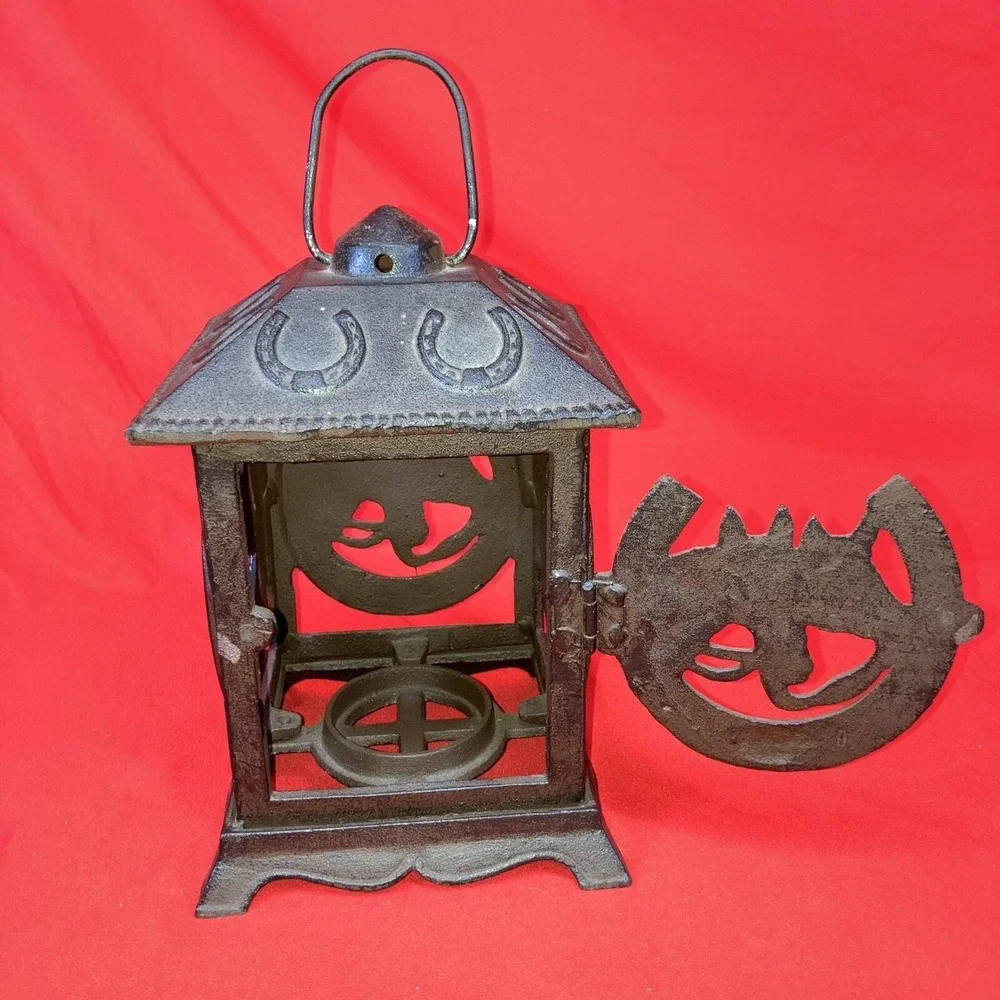 Vintage Lucky Horse Shoe Cast Iron Lantern / Equine Garden Lighting / 11.5″h